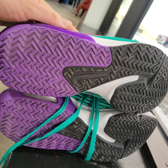 Nike CZ4052-300 Lebron James Witness 6 Green Size 9.5 mens basketball shoes - Picture 7 of 7